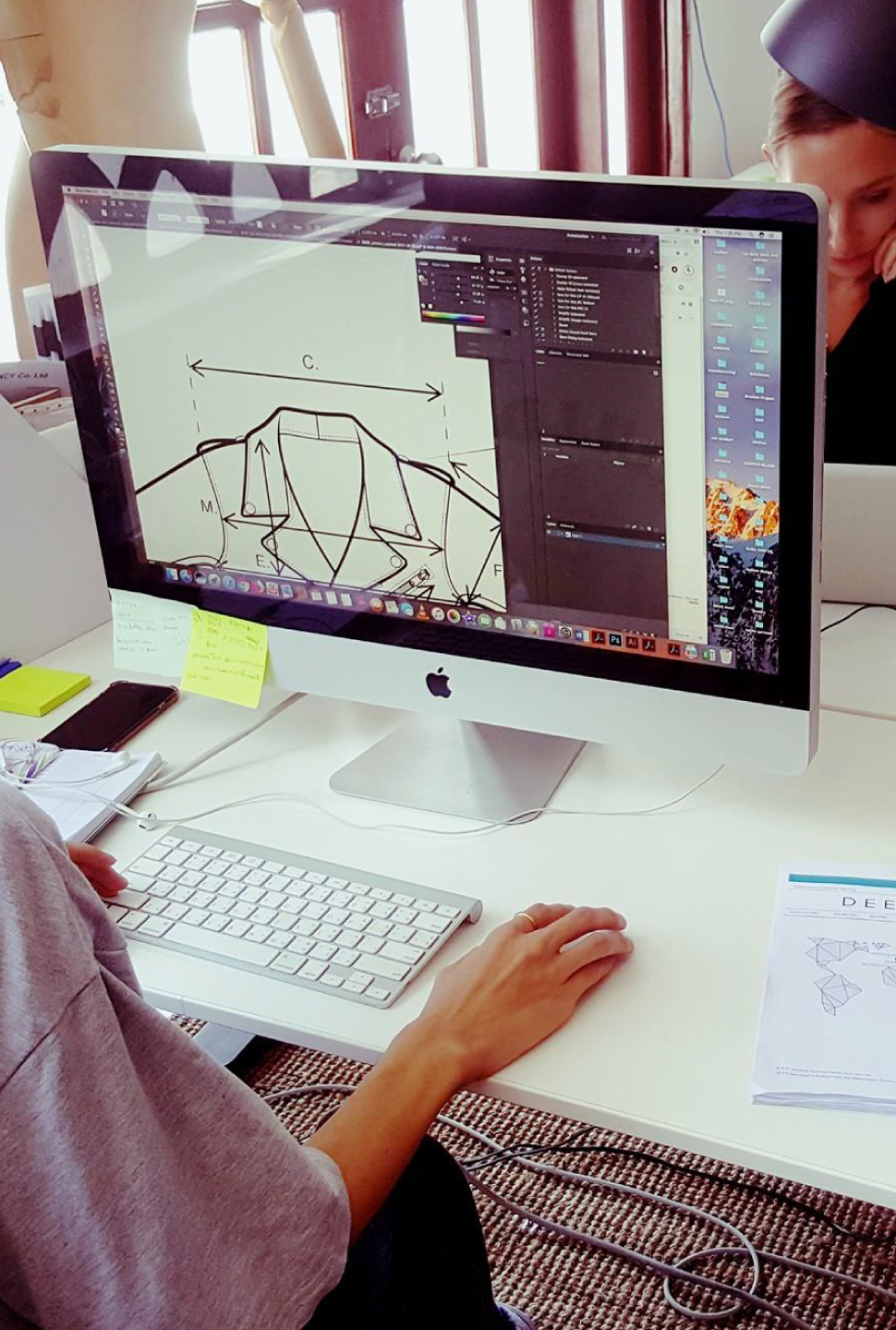 Digital pattern development screen for OEM technical outerwear sampling